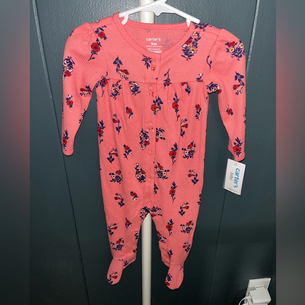 NWT Carter’s footed pajamas